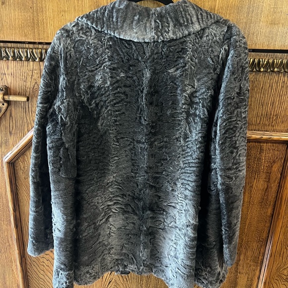 Beautiful genuine Swakara coat - Picture 4 of 8